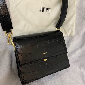JW PEI mini flap